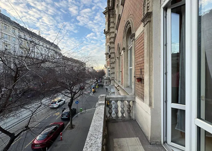 Extravagant & Modern Grand Suite In The Center Of Budapest