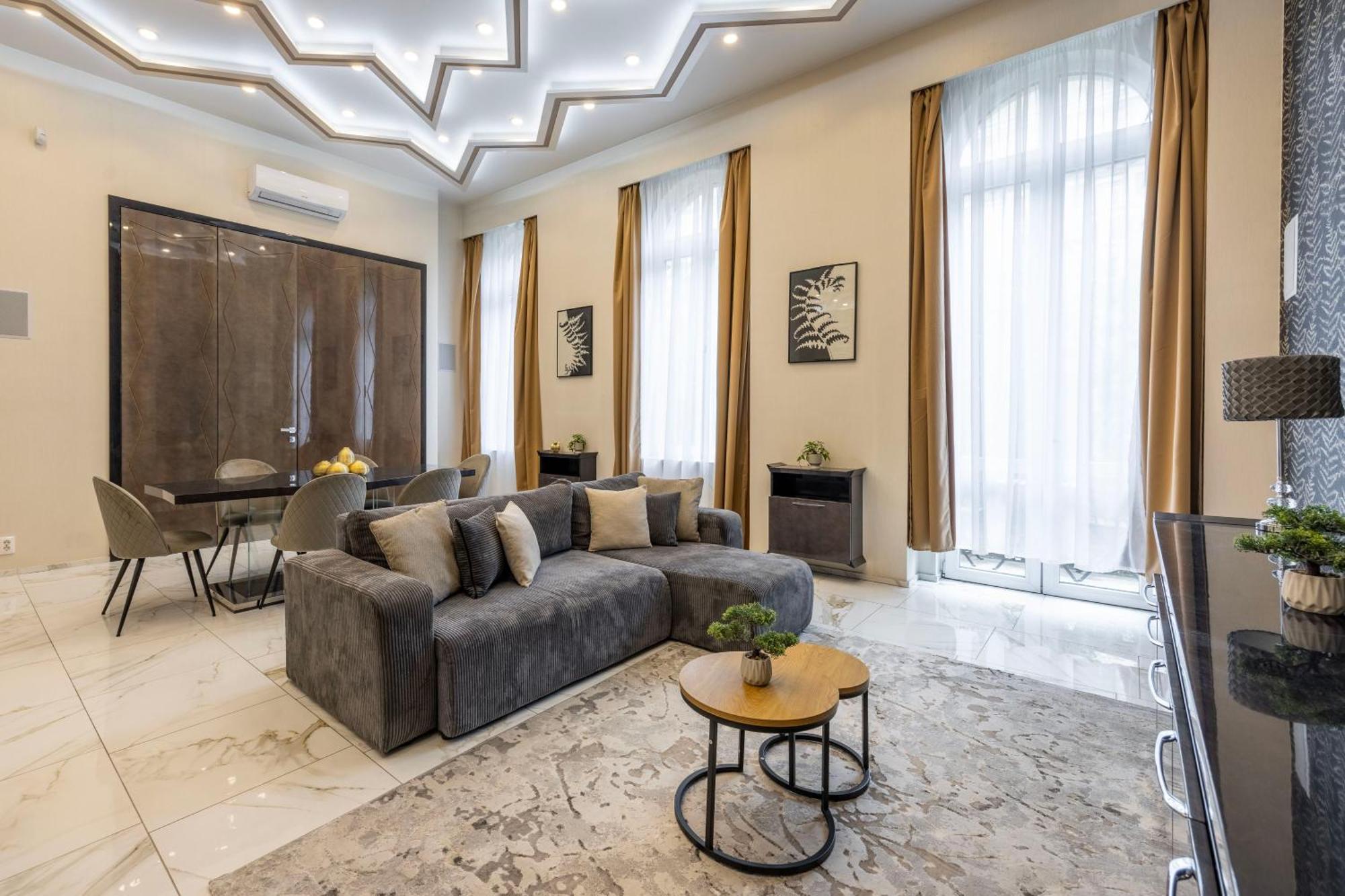 Extravagant & Modern Grand In The Center Of * Budapest