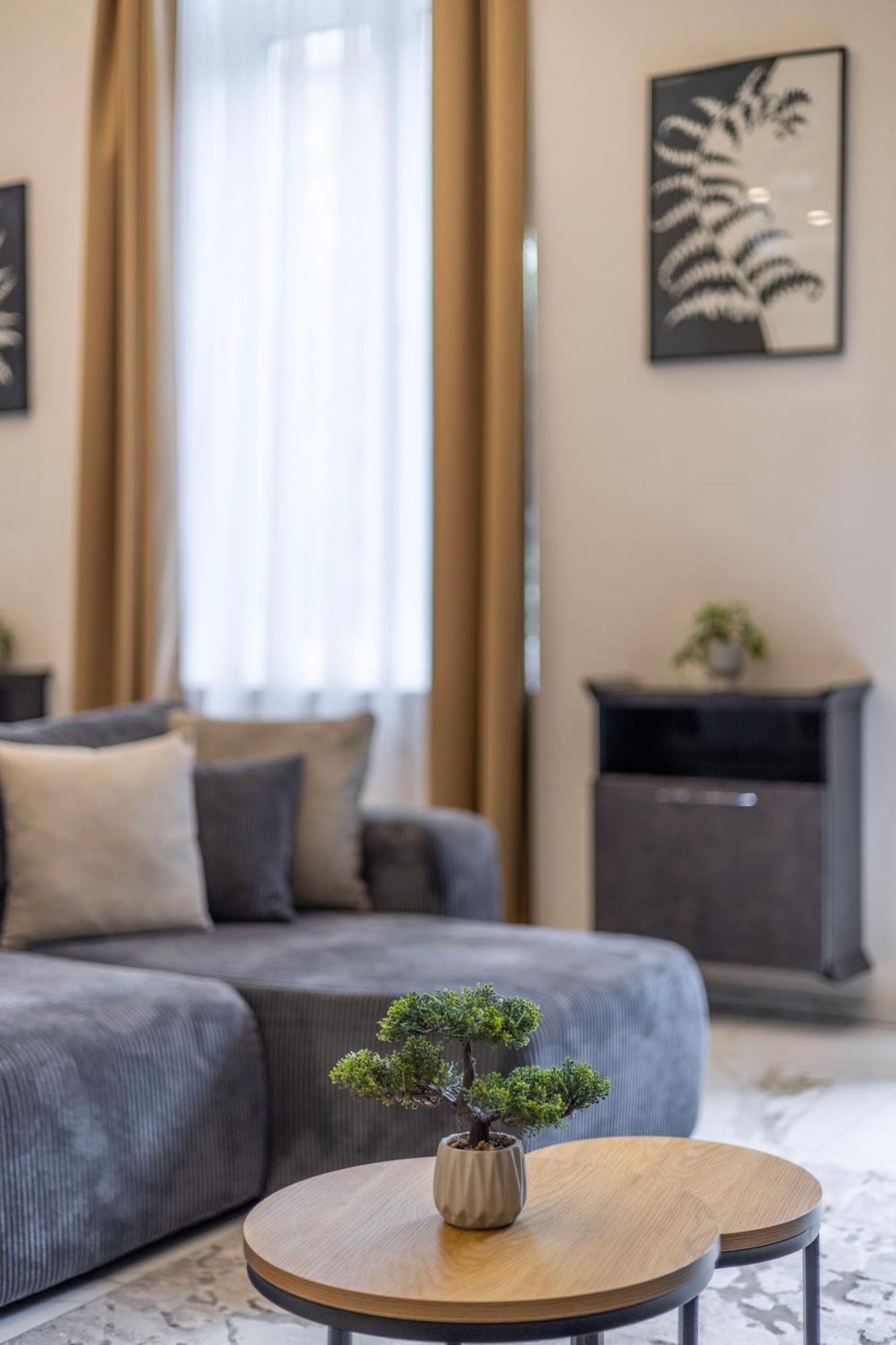 Extravagant & Modern Grand In The Center Of Apartment *